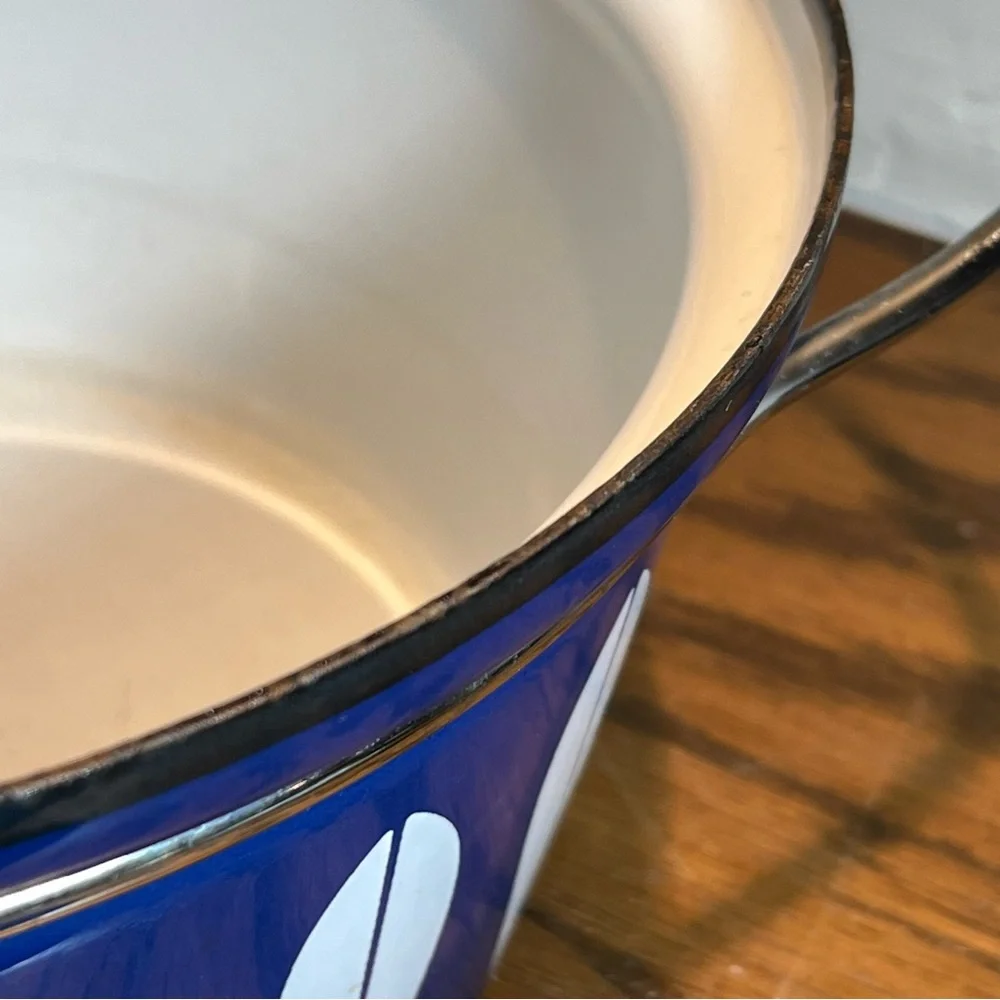 Catherine Holm Navy Blue White Enamelware Lotus Flower Covered Pot Vintage